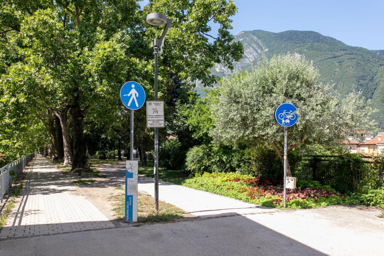 Appartamento Grande Al Ponte. Situato Vicino All'Ospedale, Al Parco E Al Centro Citta トレント エクステリア 写真